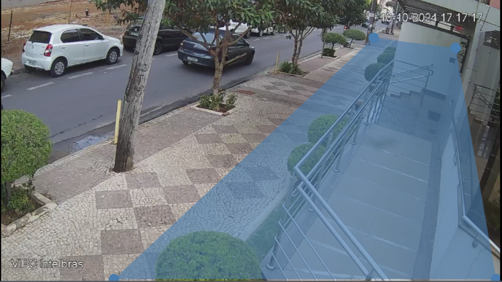 Como a Megavig economizou R$ 695.000 usando IA em nuvem VMS em nuvem e IA para central de monitoramento Case Megavig Exemplo de cena com area de interesse selecionada VMS em nuvem e IA para central de monitoramento
