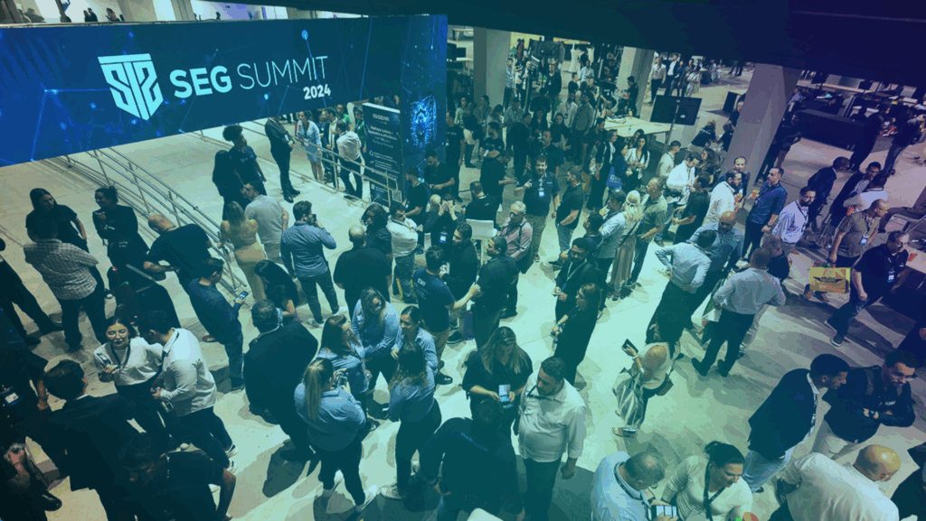 Monuv no SegSummit 2025: tecnologia proativa, integração unificada, segurança colaborativa e programa de indicação VMS em nuvem e IA para central de monitoramento Capas para artigo VMS em nuvem e IA para central de monitoramento